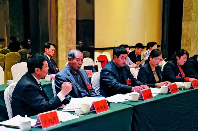 区二届人大二次会议举行分组审议-新黄岛20180118期 第a2版-数字报