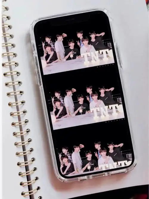 时代少年团三格壁纸