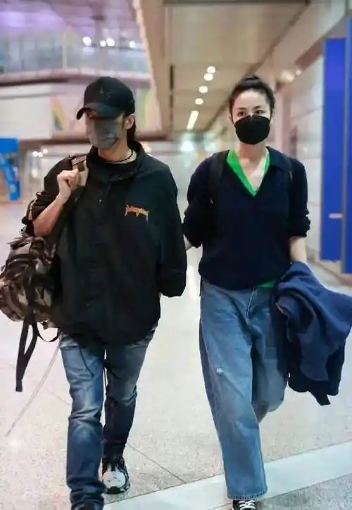 李亚鹏欠4000万成被执行人,王菲跟他离婚或与他投资失败有关_腾讯新闻