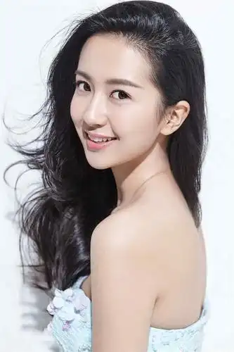 许龄月甜美优雅图片写真