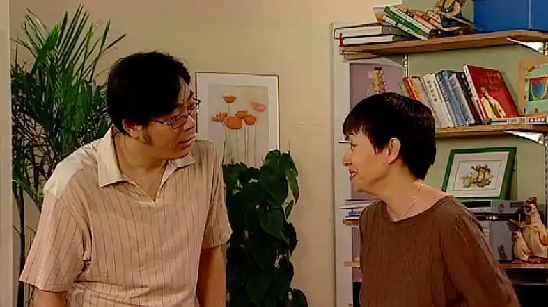 家有儿女:刘梅知道夏东海被人推倒,气得推倒夏东海