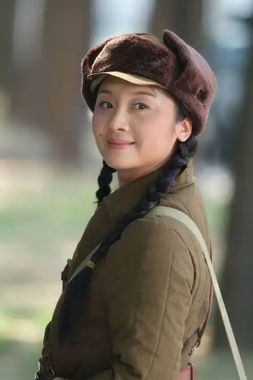 《高地》唐静演军医与侯勇挺"较真"(组图)