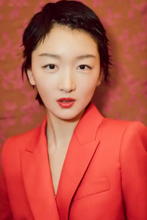 周冬雨清新元气靓丽写真图片