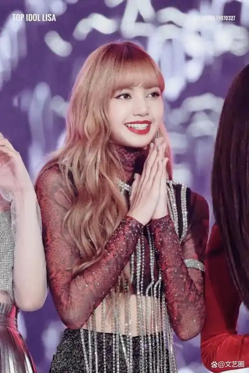 然而,最近有一张韩国女团blackpink成员lisa素颜逛街的照片引发了广泛