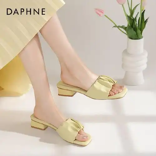 达芙妮厚底凉鞋女2024夏季新款,一共20多个款式,线下都是好几百的