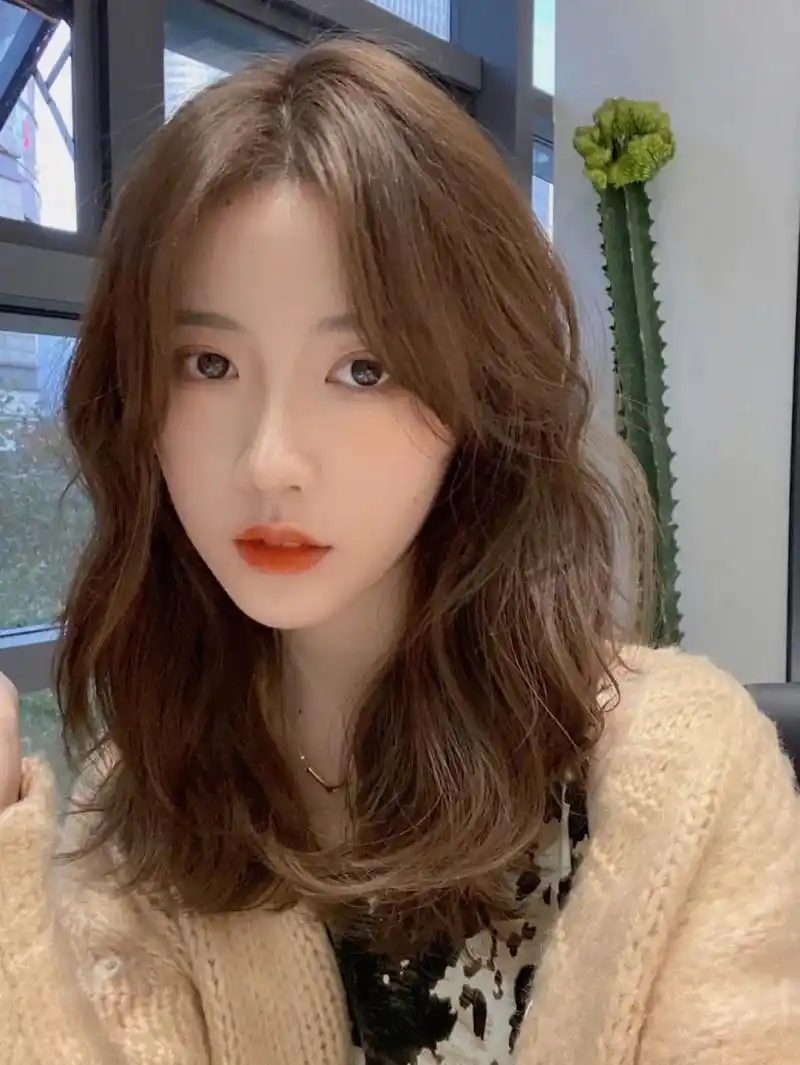 中长发发型慵懒风免法式烫发超显发量