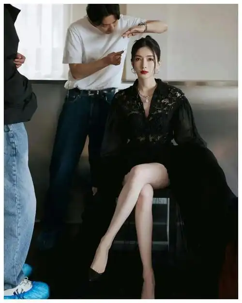 江疏影演绎璀璨荧屏才华绽放brilliante