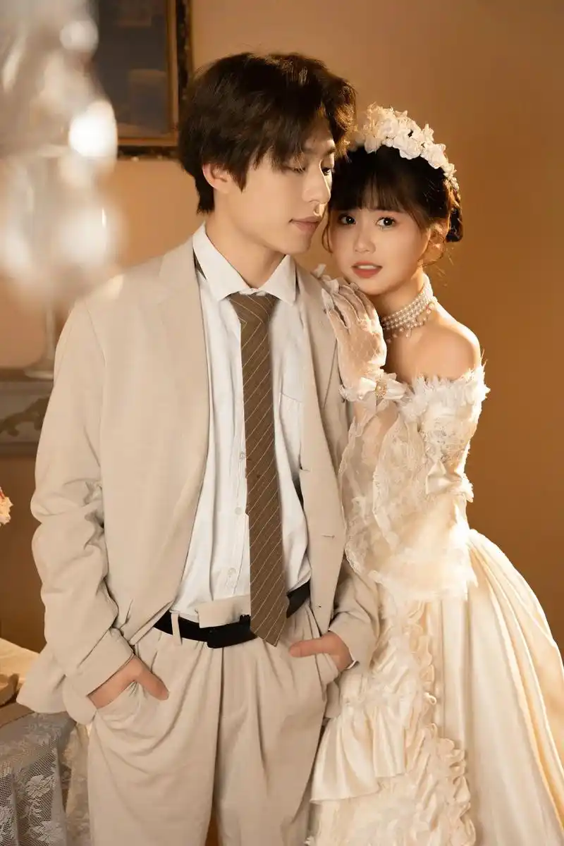 情侣写真系列 #世上唯一契合灵魂 纪念我们的第四个年头 - 抖音