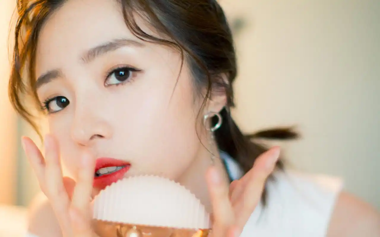 胡冰卿光影迷幻写真图片桌面壁纸