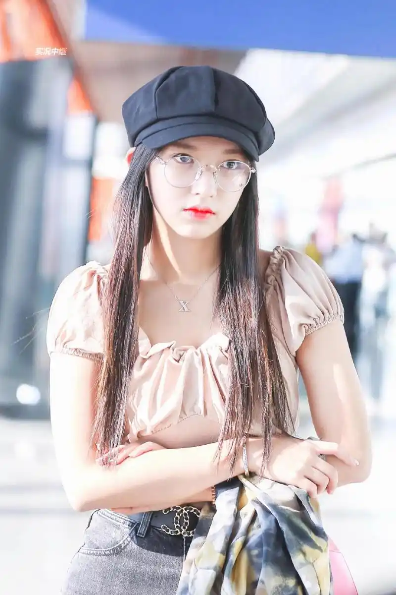 奶潇的就是程潇,她是一个多肉的性感女孩