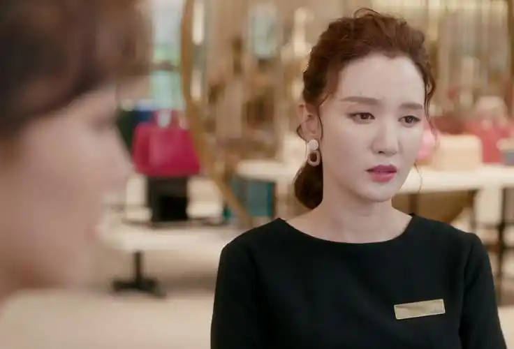 安家张承承孩子生父出现徐姑姑怒打官司夺回房产跟似锦表白