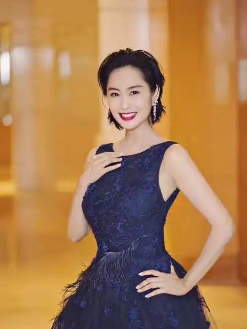 朱茵美照9张!朱茵年轻时的颜值怎么样?