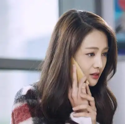 因为郑爽官宣分手事发突然,许多粉丝都觉得她是遭了什么大罪,才忍无可