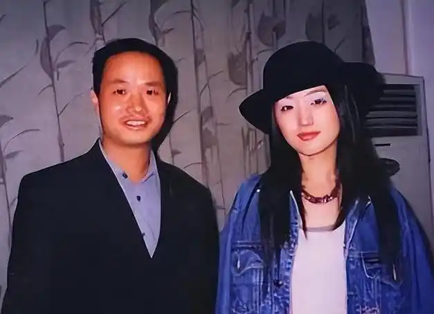 杨钰莹前任赖文峰近况大揭秘娶小23岁年轻娇妻颜值惊艳众人