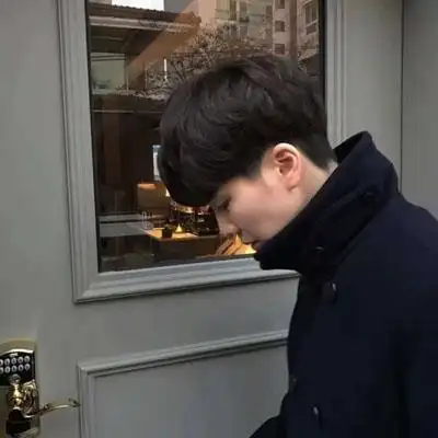 高冷男生微信头像