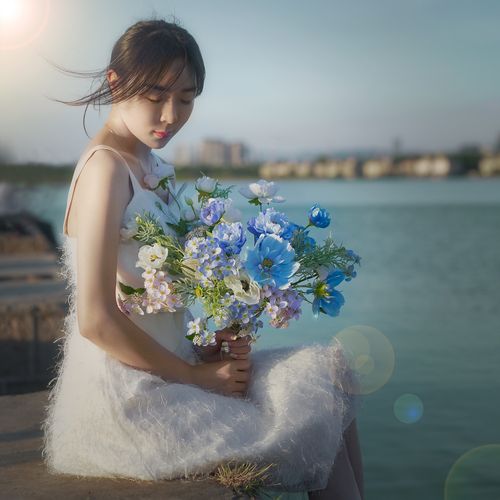 ins唯美手捧蓝紫色婚礼绢花仿真假花软装花艺插花婚礼家居室内