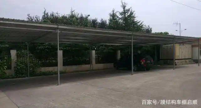 阳光板车棚,彩钢瓦车棚,铝合金停车棚,膜结构停车棚材料寿命