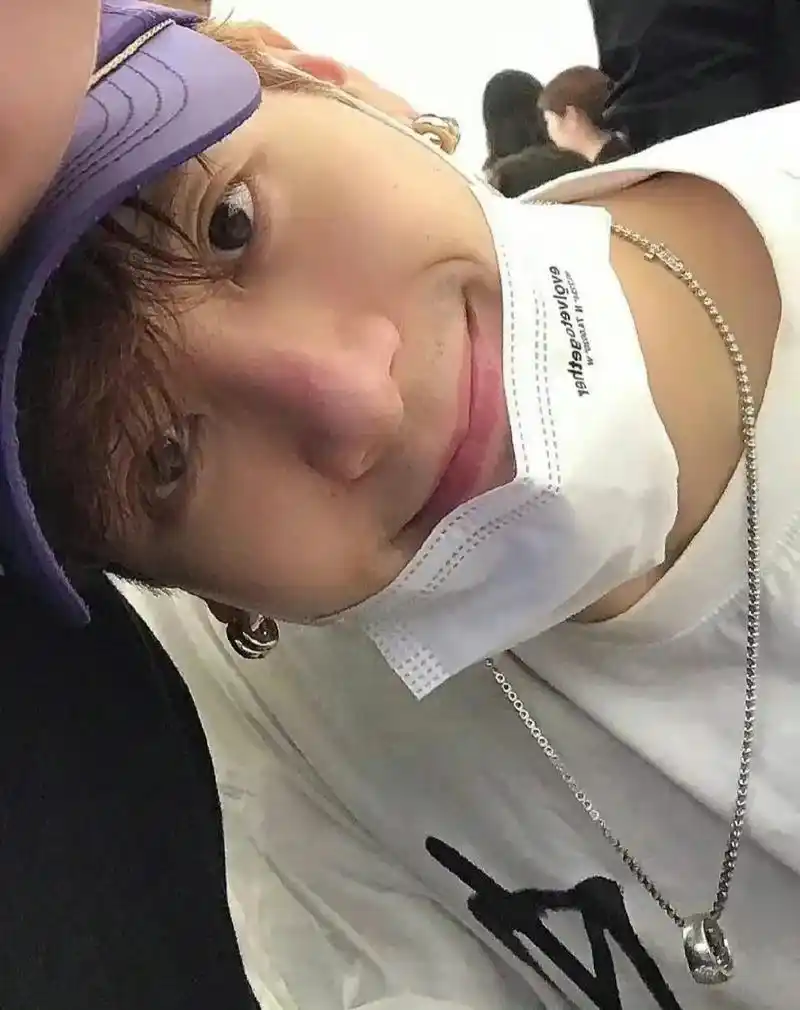 比美照更有杀伤力的是#女友视角 #王嘉尔 #这谁顶得住啊 - 抖音