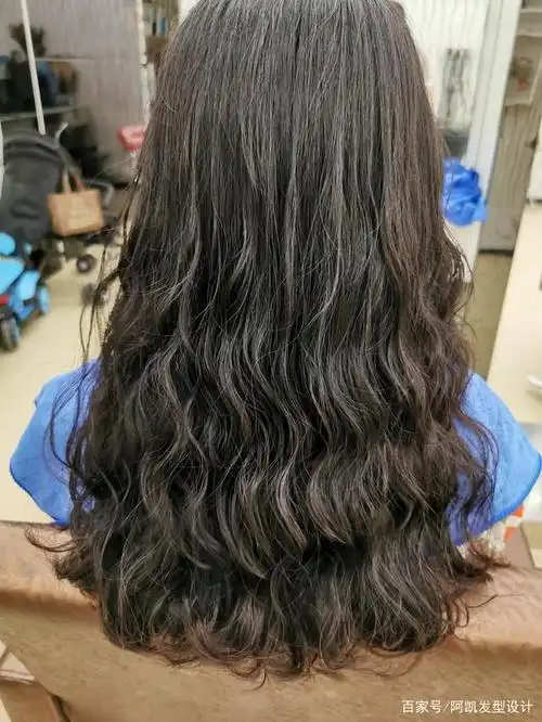 女生都想烫的免打理发型