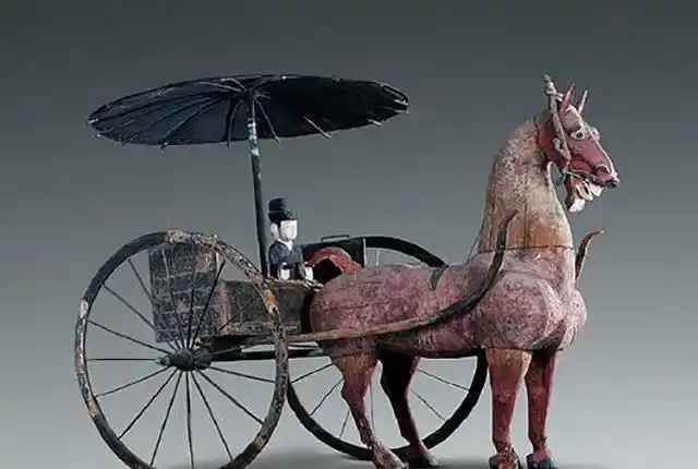 六艺之一,御既能够说是御马也能够说是御车,能够看出驾车手艺正在现代