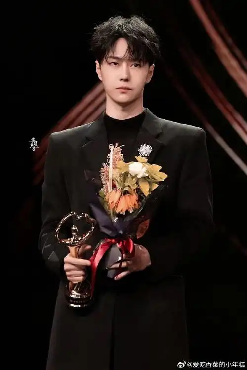 艺人#王一博#王一博魏若来#作为正能量偶像,王一博一向坚持做比说多