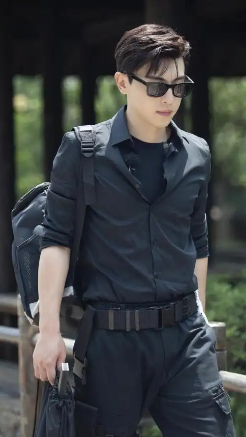 邓伦黑衣特工造型酷帅写真,高清图片,手机锁屏桌面-壁纸族