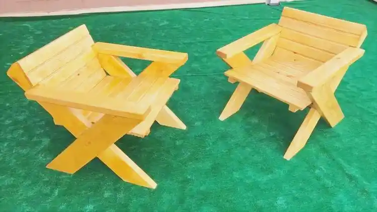 家里爷爷是木匠就是好,自制小板凳伴随宝宝一起成长