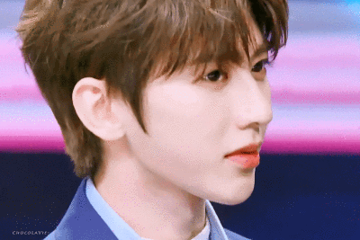 蔡徐坤(有很绝的可是太大了上传不了哭了)