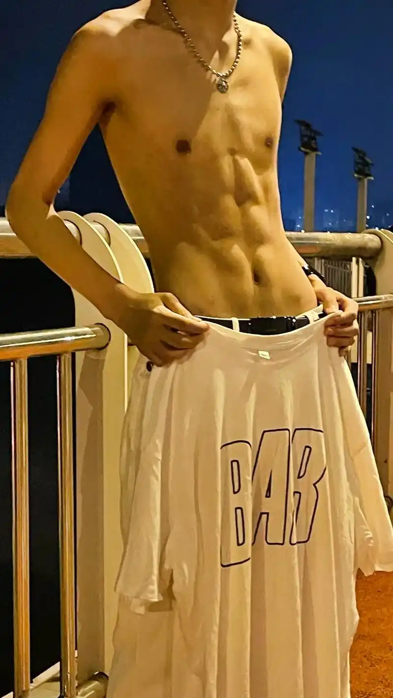 腹肌 #腹肌男孩 - 抖音