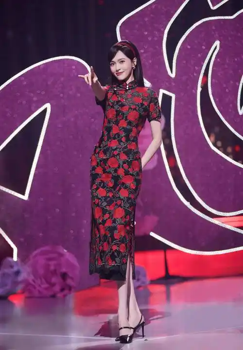 唐嫣穿上旗袍瞬间变成最美仙女!_魅力_气质_舞台