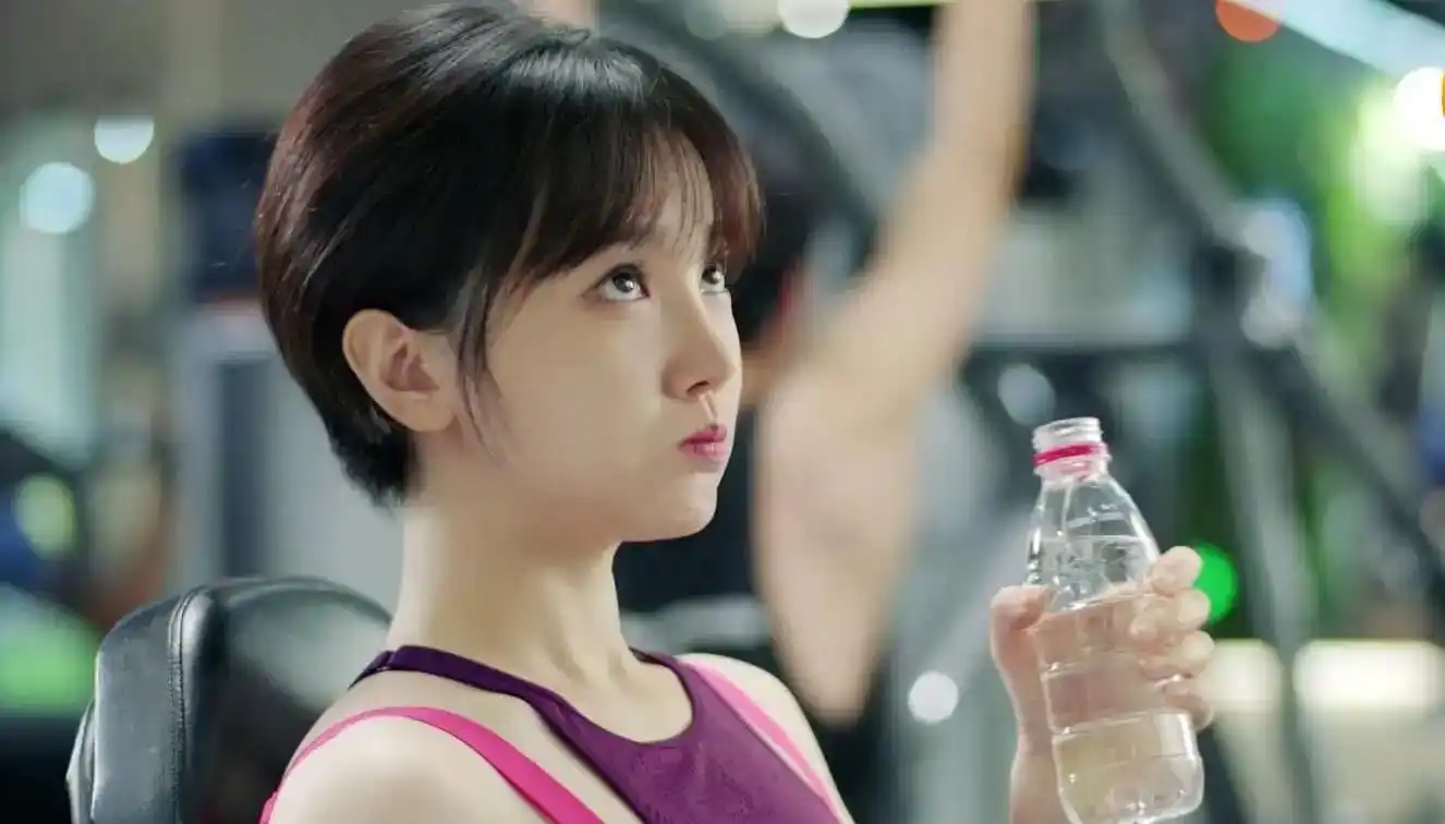 一眼万年的短发精灵陈小纭,为啥换长发就成了路人甲