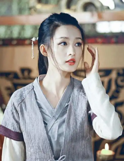 李沁:放弃"铁饭碗",改行做演员,如今她后悔了吗?_观众_李小婉_网友