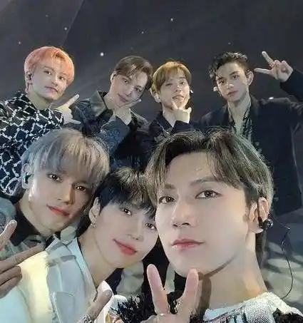 出道多年一直处于顶流的偶像男团exo,不管是以前的12个人还是现在的9