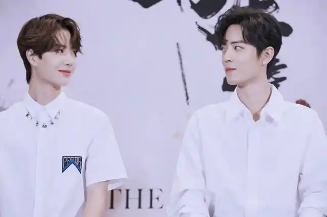 原本的无名小角晋升到今天的顶流艺人,剧中肖战饰演有血有肉的魏无羡