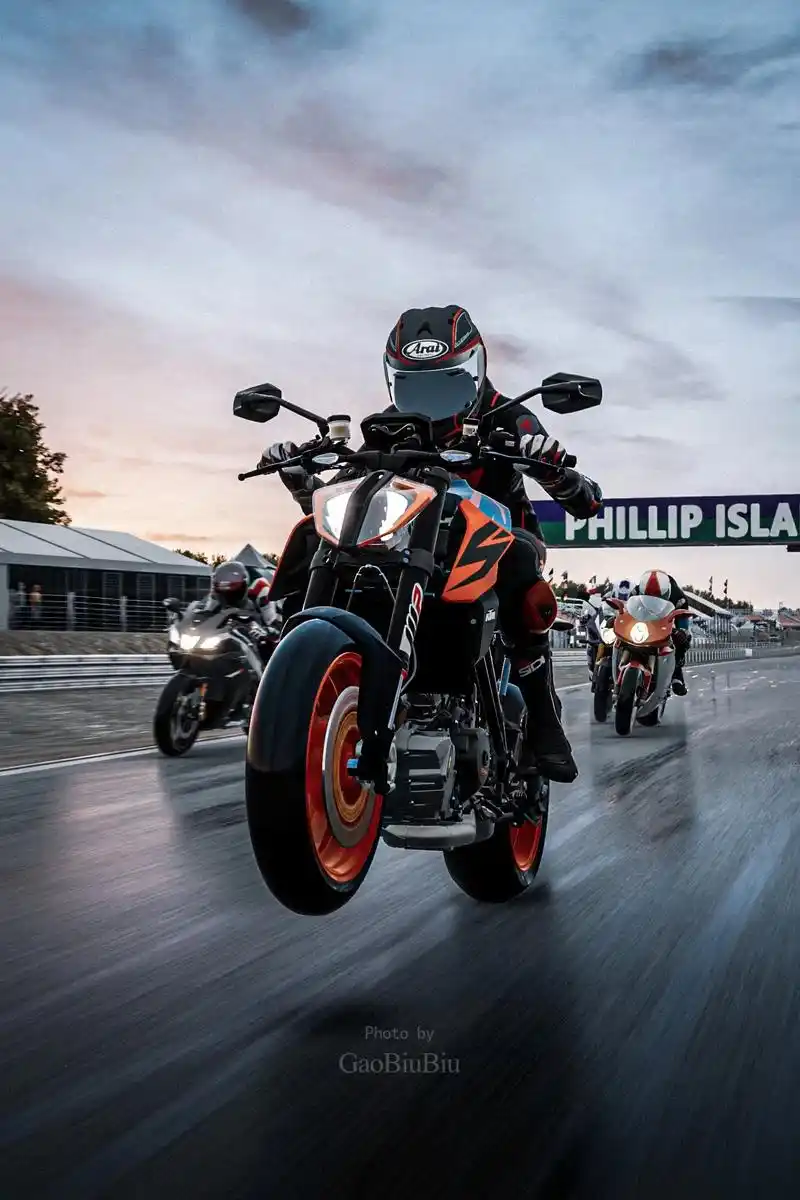 今日鉴赏:超级超级公爵 大蟒蛇.ktm1290 - 抖音