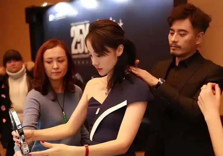 演员陈龙:和章龄之15天闪婚,结婚11年感情依旧,让人羡慕!