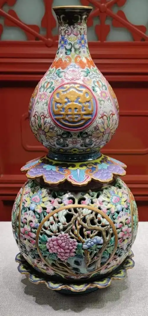 北京故宫博物院是我国综合性博物馆之一,也是我国最大的古代文化艺术