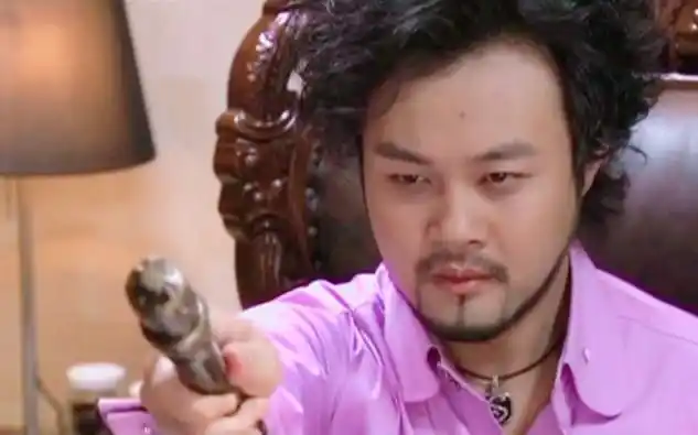 铠甲勇士刑天巴豆擅自调动幽冥军团密斯林劝他他不听