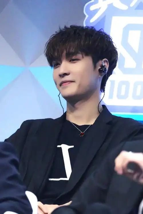 张艺兴 青春有你