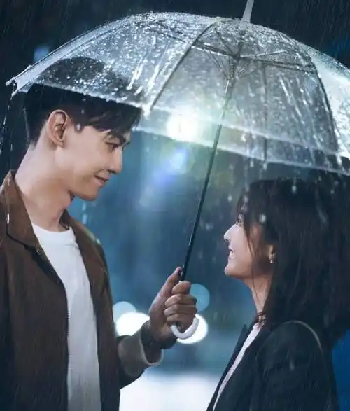 黄景瑜粉丝曝唐晓天恋情,和女子当众做不雅行为,邢菲粉丝怒了!