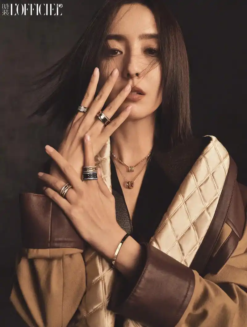 佟丽娅 x 时装lofficiel五月刊.解析:这是演员佟丽 - 抖音