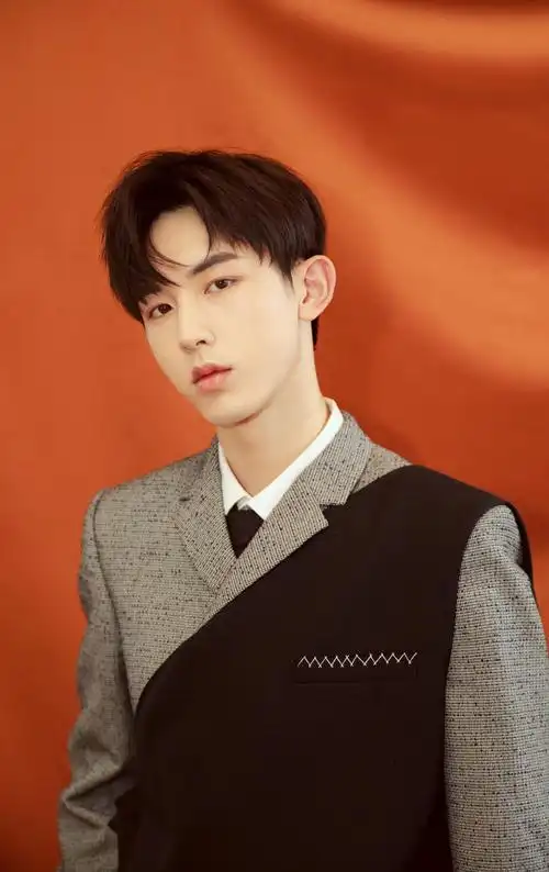 >  >  >  >  > 郭俊辰微博之夜帅气写真图片(6/7)