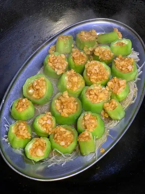 108粉丝蒜蓉蒸丝瓜