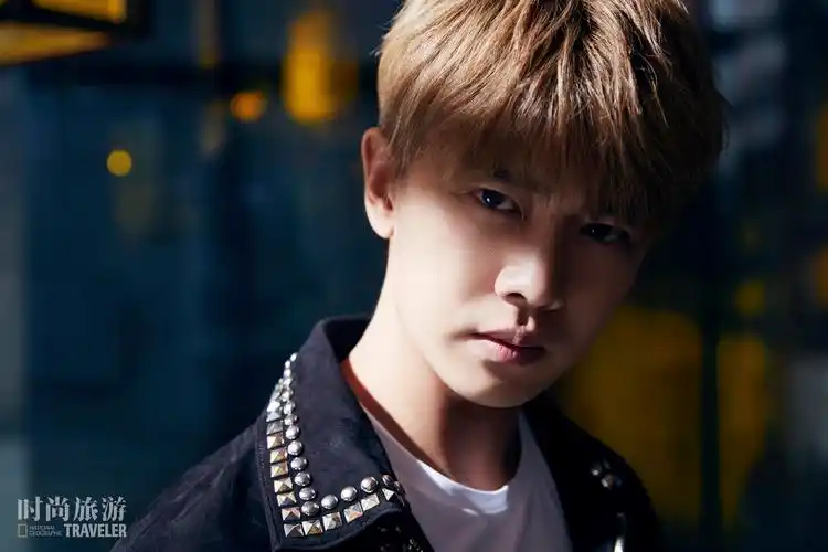 p>任嘉伦,1989年4月11日出生于山东省青岛市,中国内地男演员,歌手.