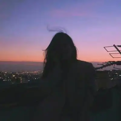 唯美背影女头像低调安静有意境-可爱点