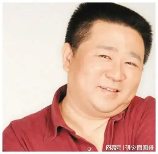 梁冠华:因太胖没戏演,但导演妻子倒追他,39岁演狄仁杰终出名