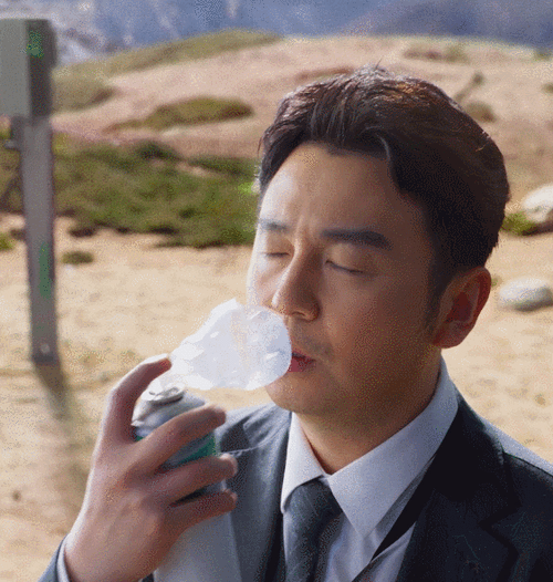 雷佳音表情包又上新了##雷佳音新片表情管理失败