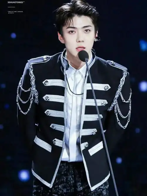 吴世勋大帅哥壁纸