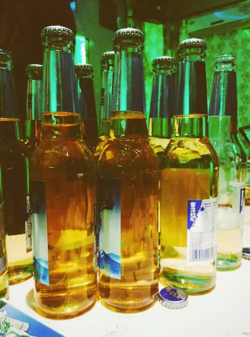 啤酒 这玩意在我们这里ktv里-memophotography