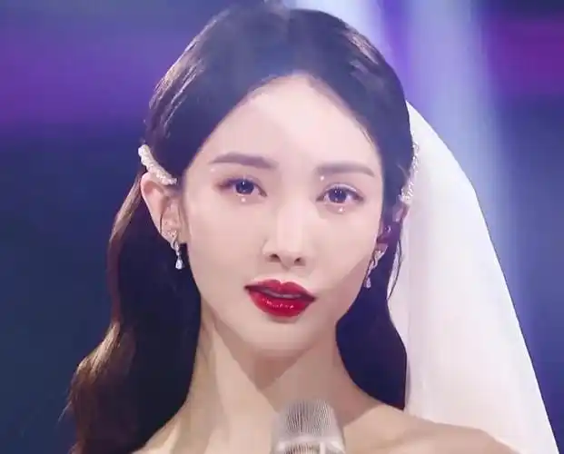 《乘风破浪的姐姐》舞台上的金晨会发光,浪姐第一宝藏女孩!